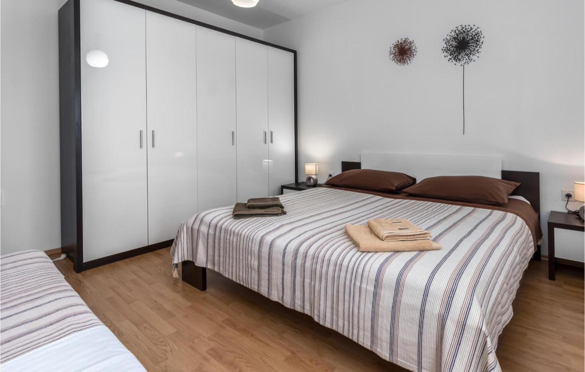 Nice Apartment In Jadranovo With Wifi Exterior photo