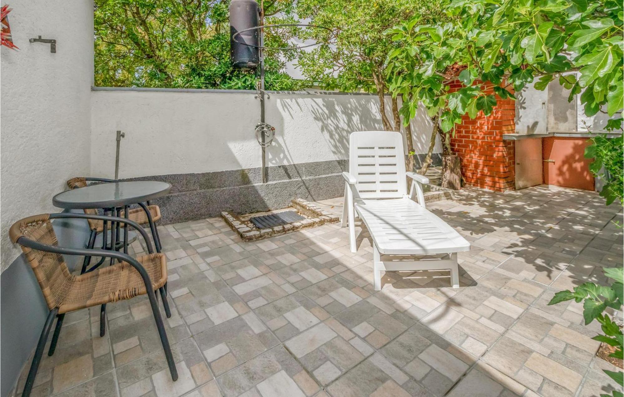 Nice Apartment In Jadranovo With Wifi Exterior photo